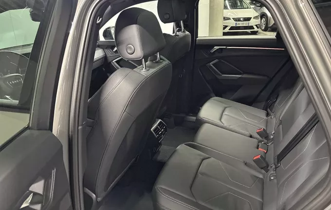 AUDI Q3 35 TDI 150 ch S tronic 7 S line plus photo 17 2131081