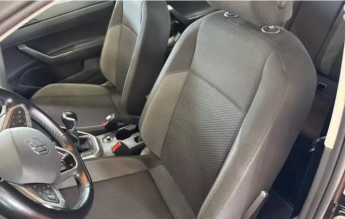 VOLKSWAGEN POLO 1.0 TSI 95 S&S BVM5 Life Plus extérieur trois quart arrière droit 2129875