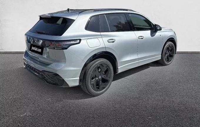 VOLKSWAGEN TIGUAN 1.5 eTSI 150ch DSG7 R-Line Edition extérieur trois quart arrière droit 4458