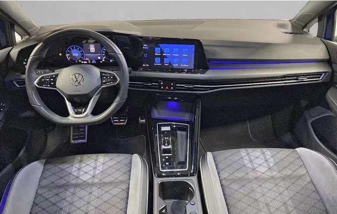 VOLKSWAGEN GOLF 1.5 eTSI OPF 130 DSG7 R-Line extérieur trois quart avant droit 2132659