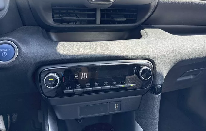 TOYOTA YARIS Hybride 116h Dynamic photo 14 1103475