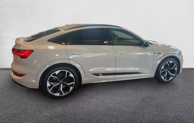 AUDI E-TRON S Sportback 503 ch e-quattro Sport extérieur côté droit 2130808
