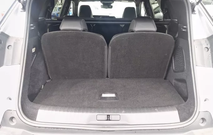 PEUGEOT 5008 Hybrid 136 e-DCS6 Allure extérieur arrière 945814