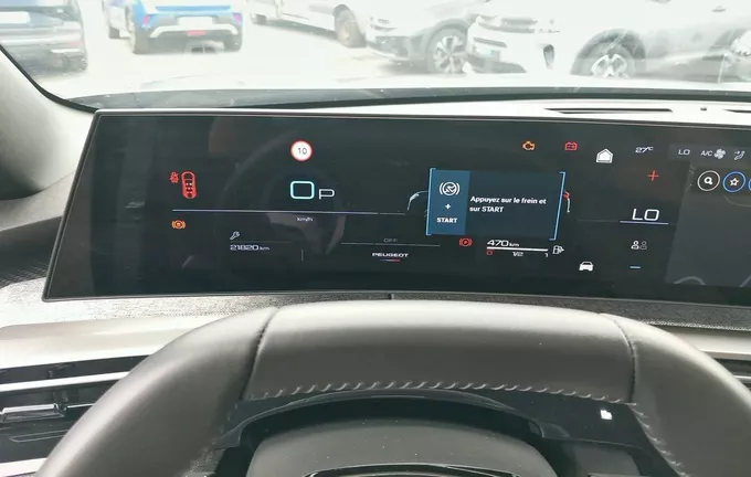 PEUGEOT 5008 Hybrid 136 e-DCS6 Allure photo 10 945814