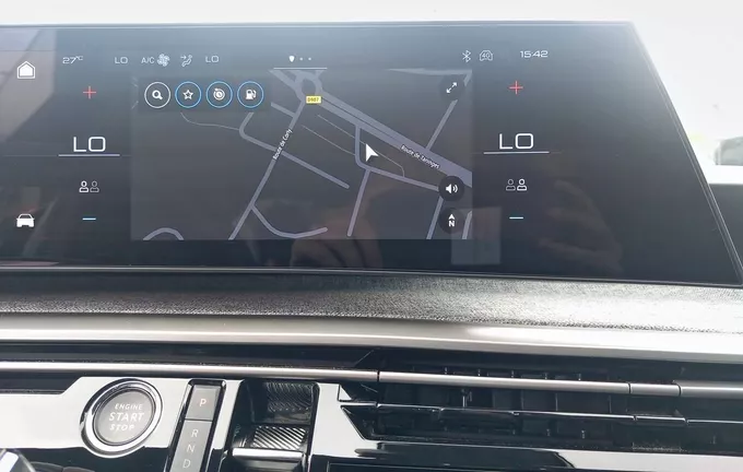 PEUGEOT 5008 Hybrid 136 e-DCS6 Allure photo 15 945814