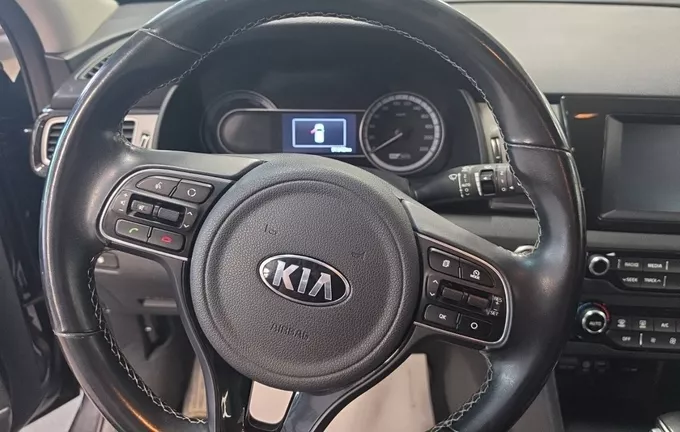 KIA NIRO 1.6 GDi Hybride 141 ch DCT6 Design photo 12 213256