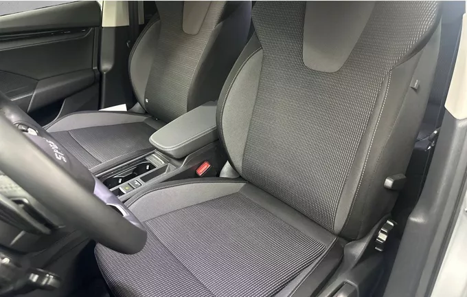 SKODA OCTAVIA Combi 1.5 TSI Hybrid 150 ch ACT DSG7 Selection extérieur trois quart arrière droit 2128275