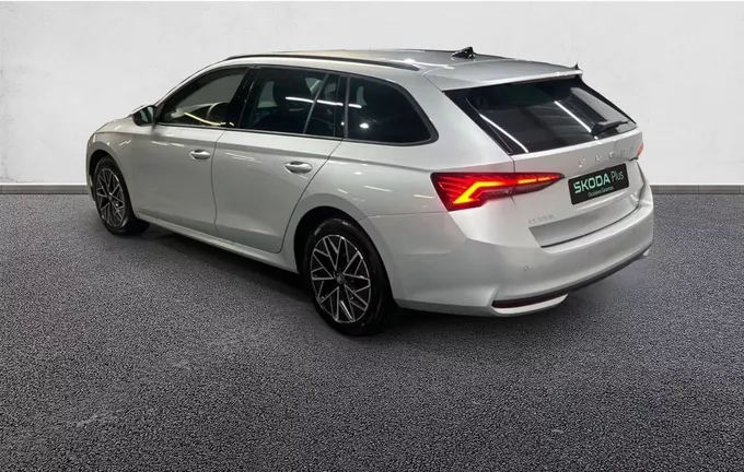 SKODA OCTAVIA Combi 1.5 TSI Hybrid 150 ch ACT DSG7 Selection photo 11 2128275