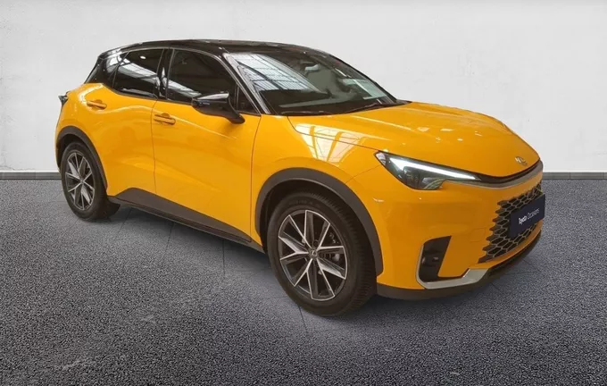 LEXUS LBX 4WD Cool extérieur trois quart avant droit 1103661