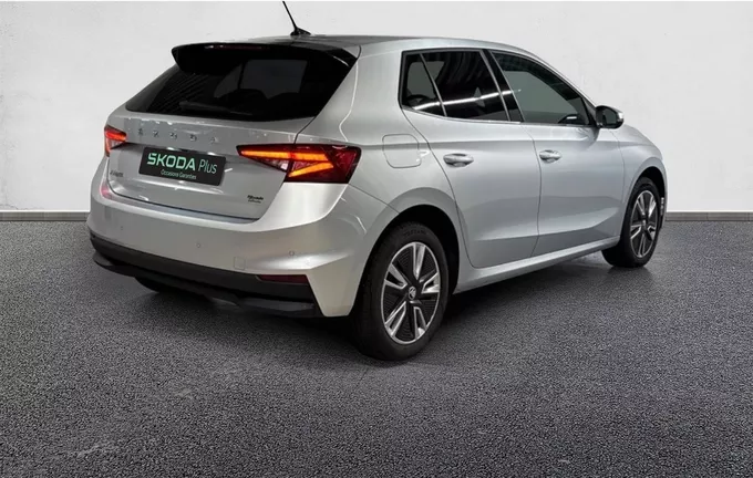 SKODA FABIA 1.0 TSI 95 ch BVM5 Style extérieur trois quart arrière droit 2129225
