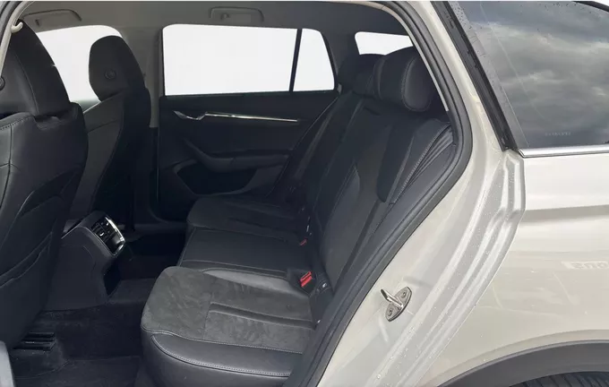 SKODA OCTAVIA Combi 2.0 TDI 200 ch DSG7 4x4 Scout extérieur arrière 2126731