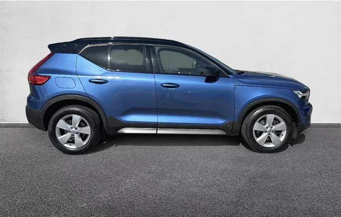 VOLVO XC40 D4 AWD AdBlue 190 ch Geartronic 8 R-Design extérieur côté droit 213095