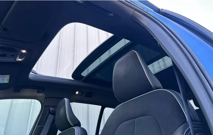 VOLVO XC40 D4 AWD AdBlue 190 ch Geartronic 8 R-Design photo 17 213095