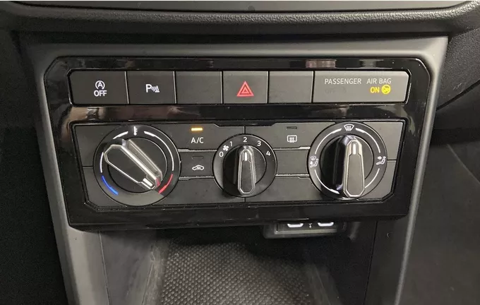 VOLKSWAGEN T-CROSS 1.0 TSI 110 Start/Stop BVM6 Life Tech photo 18 2123786