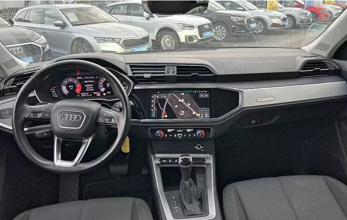 AUDI Q3 Sportback 35 TDI 150 ch S tronic 7 Business line extérieur trois quart avant droit 213470