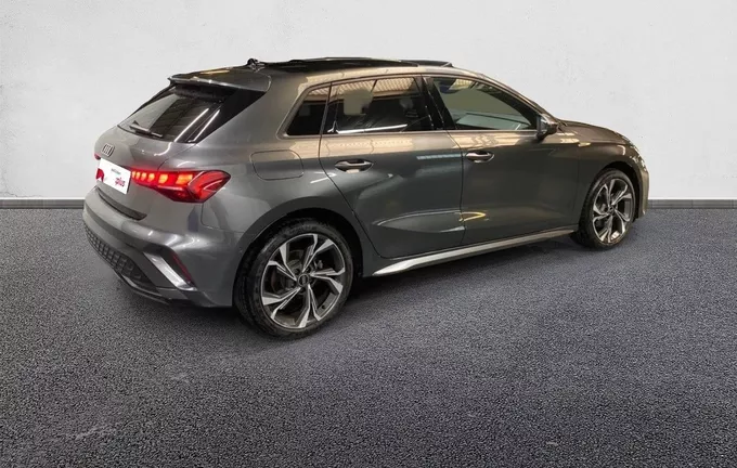 AUDI A3 Sportback TDI 150 S tronic 7 S line extérieur trois quart arrière droit 2130376