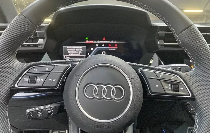 AUDI A3 Sportback TDI 150 S tronic 7 S line photo 12 2130376