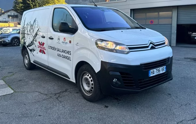 CITROEN JUMPY FOURGON JUMPY FGN M BLUEHDI 145 BVM6 extérieur trois quart avant droit 057337