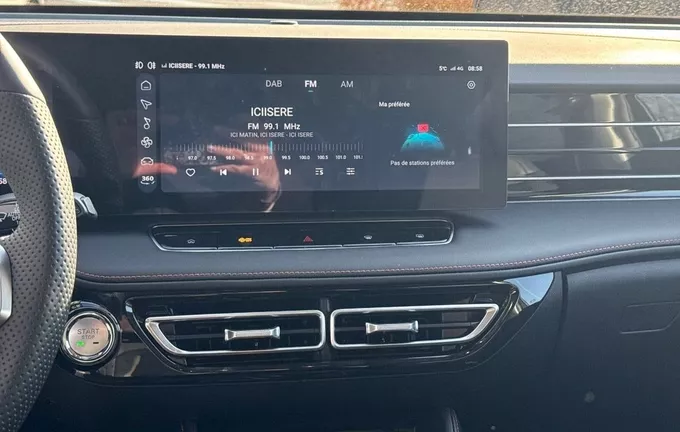 MG EHS 1.5T PHEV 272 ch Luxury photo 15 7670