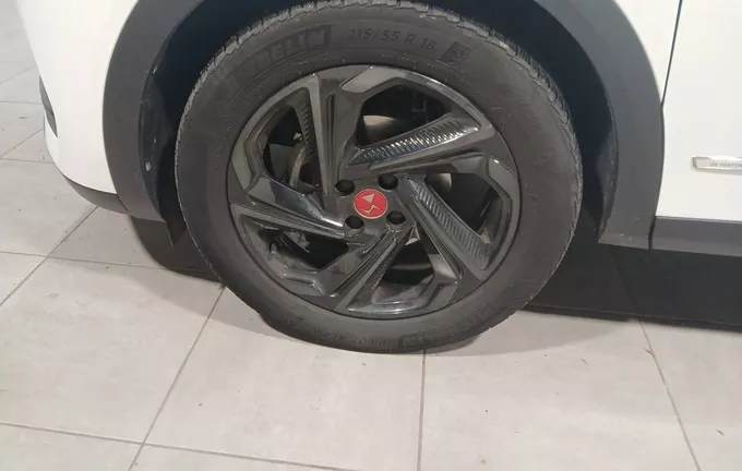 DS DS3 Crossback PureTech 130 EAT8 Performance Line extérieur trois quart arrière gauche 944098