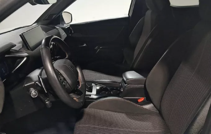 DS DS3 Crossback PureTech 130 EAT8 Performance Line photo 12 944098