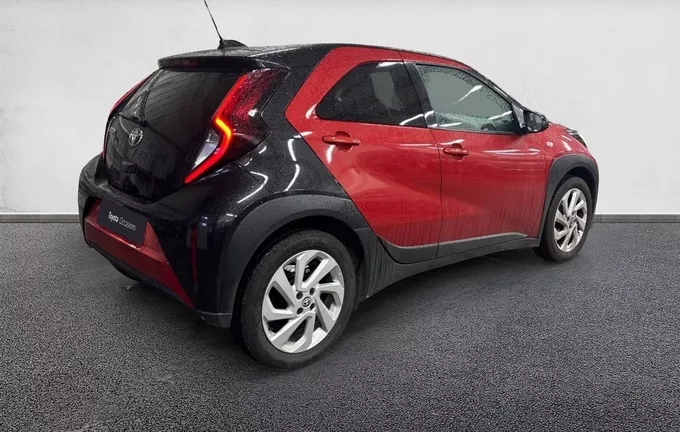 TOYOTA AYGO X 1.0 VVT-i 72 Design extérieur trois quart arrière droit 1102817