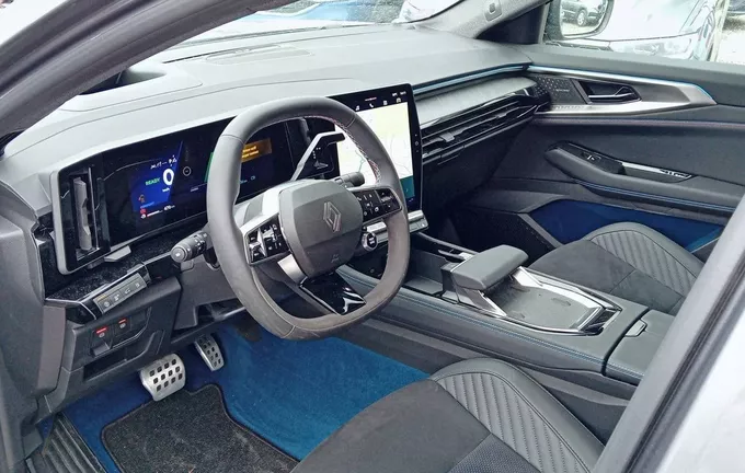 RENAULT RAFALE hyper hybrid E-Tech 300 ch 4x4 atelier Alpine photo 11 560930