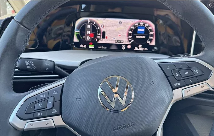 VOLKSWAGEN GOLF 1.5 eHybrid 204 DSG6 VW Edition photo 19 2126782