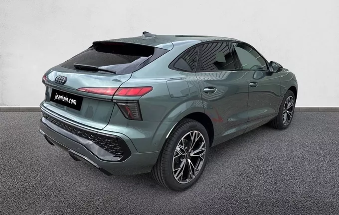 AUDI Q3 Sportback TFSI 150 ch Hybride S tronic 7 S line extérieur trois quart arrière droit 5546
