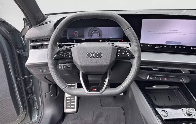 AUDI Q3 Sportback TFSI 150 ch Hybride S tronic 7 S line photo 12 5546