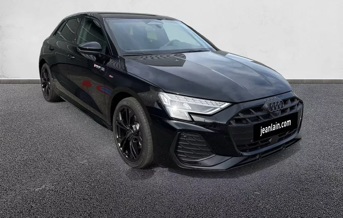 AUDI A3 Sportback TFSI e Hybride rechargeable 204 S tronic 6 S line extérieur trois quart avant droit 5276