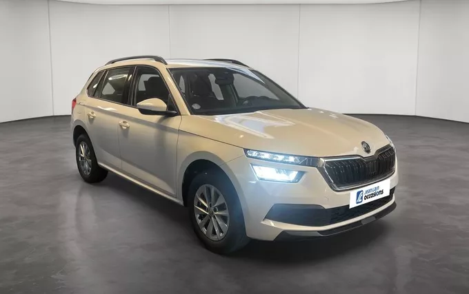 SKODA KAMIQ 1.0 TSI 95 ch BVM5 Active extérieur trois quart avant droit 2133043