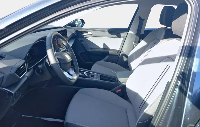 SEAT LEON 1.5 eTSI Hybrid 150 DSG7 Style extérieur trois quart arrière droit 0208