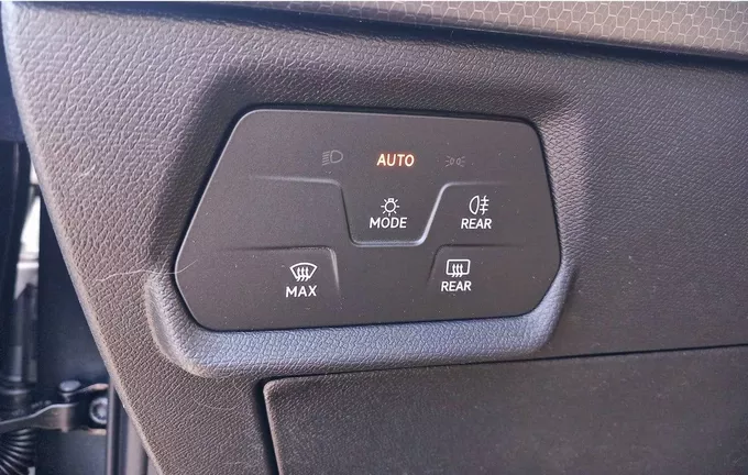 SEAT LEON 1.5 eTSI Hybrid 150 DSG7 Style photo 18 0208