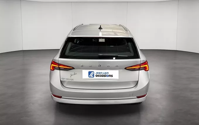 SKODA OCTAVIA Combi 1.0 TSI mHEV e-TEC 110 ch DSG7 Business extérieur arrière 2132676