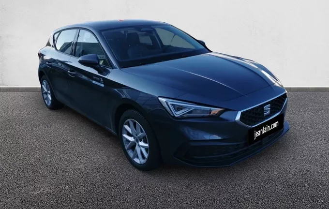 SEAT LEON 1.5 eTSI Hybrid 115 DSG7 Style extérieur trois quart avant droit 0421