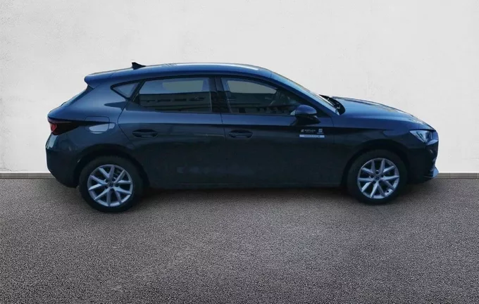 SEAT LEON 1.5 eTSI Hybrid 115 DSG7 Style extérieur côté droit 0421