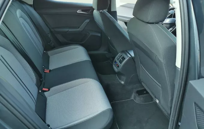SEAT LEON 1.5 eTSI Hybrid 115 DSG7 Style photo 17 0421