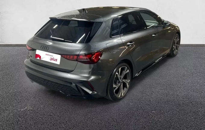 AUDI A3 Sportback 35 TFSI Mild Hybrid 150 S tronic 7 S line extérieur trois quart arrière droit 7456