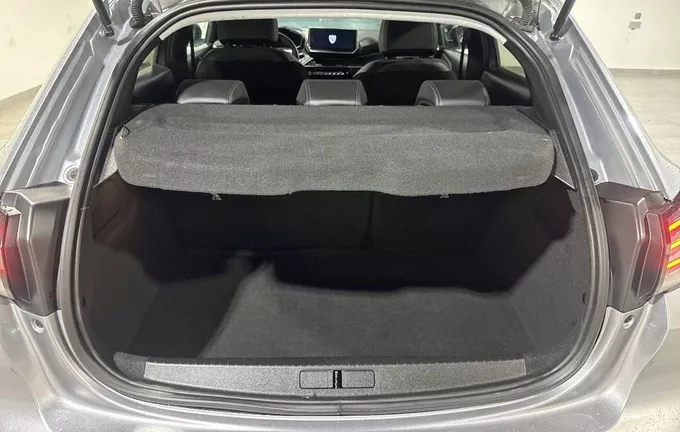 PEUGEOT 208 Hybrid 100 e-DCS6 Allure extérieur arrière 944065