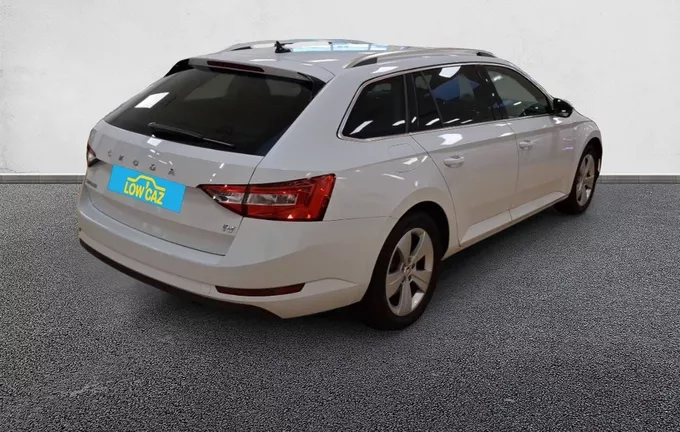 SKODA SUPERB Combi 1.4 TSI PHEV 218 ch DSG6 Business extérieur trois quart arrière droit 212719