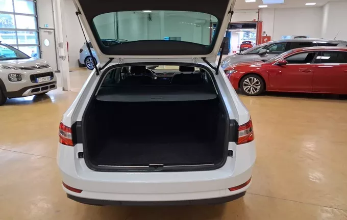 SKODA SUPERB Combi 1.4 TSI PHEV 218 ch DSG6 Business photo 10 212719