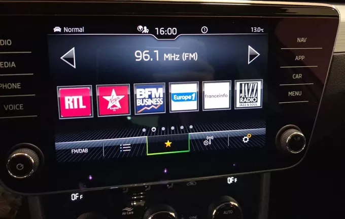 SKODA SUPERB Combi 1.4 TSI PHEV 218 ch DSG6 Business photo 16 212719