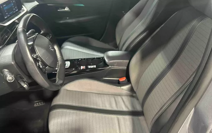 PEUGEOT 208 Electrique 50 kWh 136ch Allure photo 11 2132136