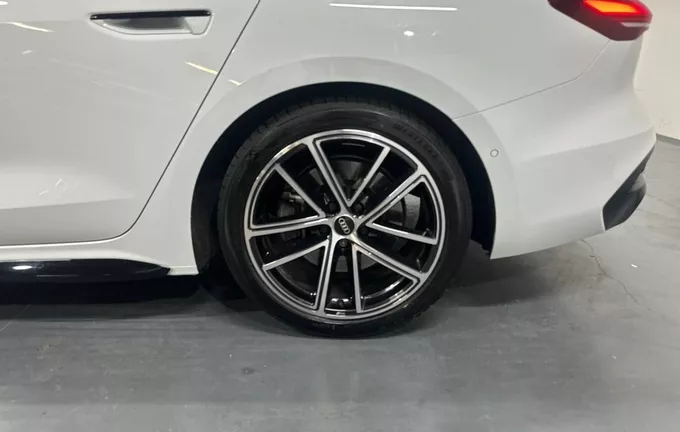 AUDI A5 Avant TDI Hybride 204 ch S tronic 7 S line photo 9 2129060