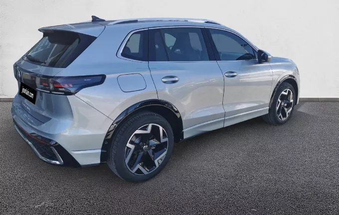 VOLKSWAGEN TIGUAN 2.0 TDI 150ch DSG7 R-Line extérieur trois quart arrière droit 1452