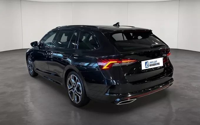 SKODA OCTAVIA Combi 2.0 TSI 245 ch DSG7 RS extérieur trois quart arrière gauche 2132473