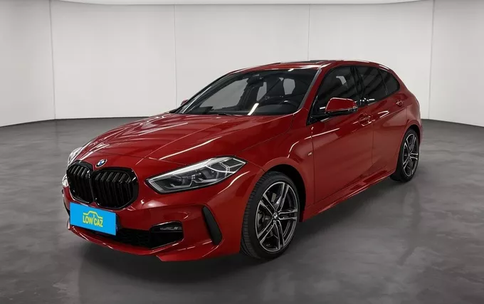 BMW SERIE 1 120d xDrive 190 ch BVA8 M Sport extérieur trois quart avant gauche 213675