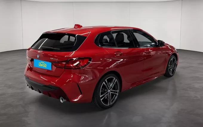BMW SERIE 1 120d xDrive 190 ch BVA8 M Sport extérieur trois quart arrière droit 213675