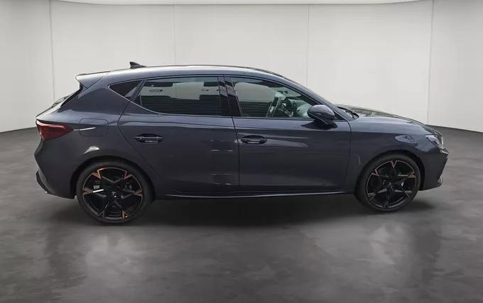 CUPRA LEON 1.5 eTSI Hybrid 150 ch DSG7 V extérieur côté droit 3457